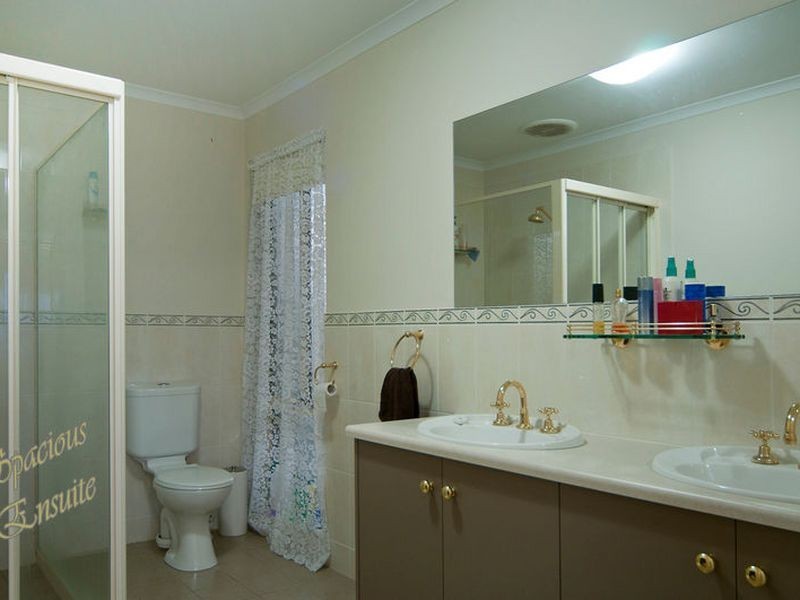 13 Roche Street, Freeling SA 5372