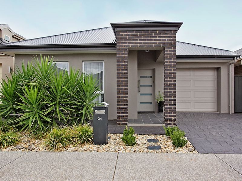 24 Martinique Walk, Mawson Lakes SA 5095
