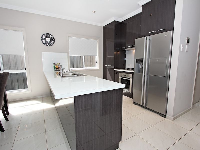 24 Martinique Walk, Mawson Lakes SA 5095