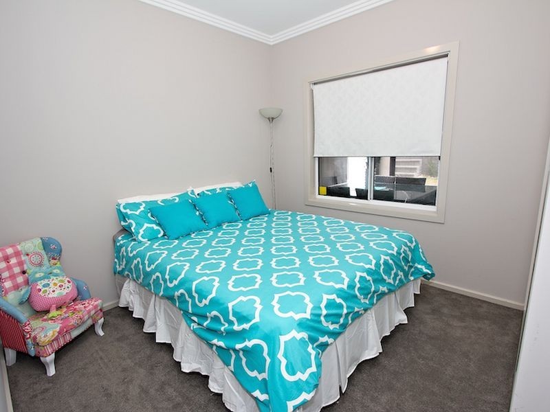 24 Martinique Walk, Mawson Lakes SA 5095