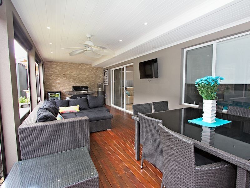 24 Martinique Walk, Mawson Lakes SA 5095