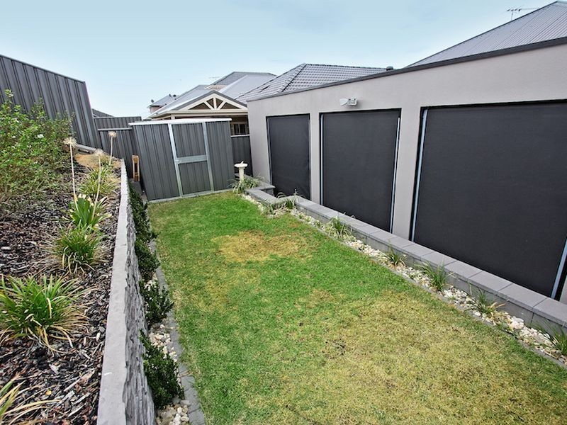24 Martinique Walk, Mawson Lakes SA 5095