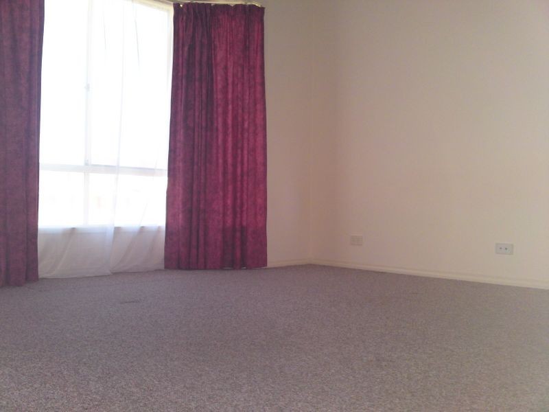 8 SELWAY PLACE, Evanston Park SA 5116