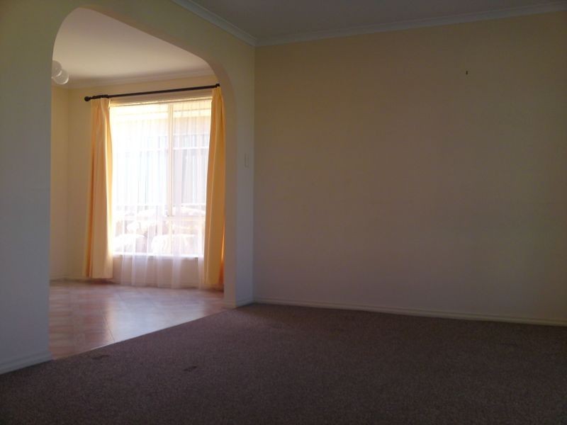 8 SELWAY PLACE, Evanston Park SA 5116