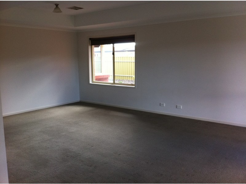 5 St George Court, Andrews Farm SA 5114