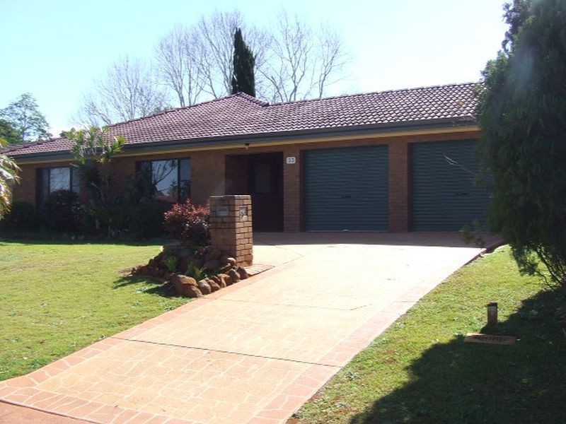 33 Robindale Drive, Wollongbar NSW 2477