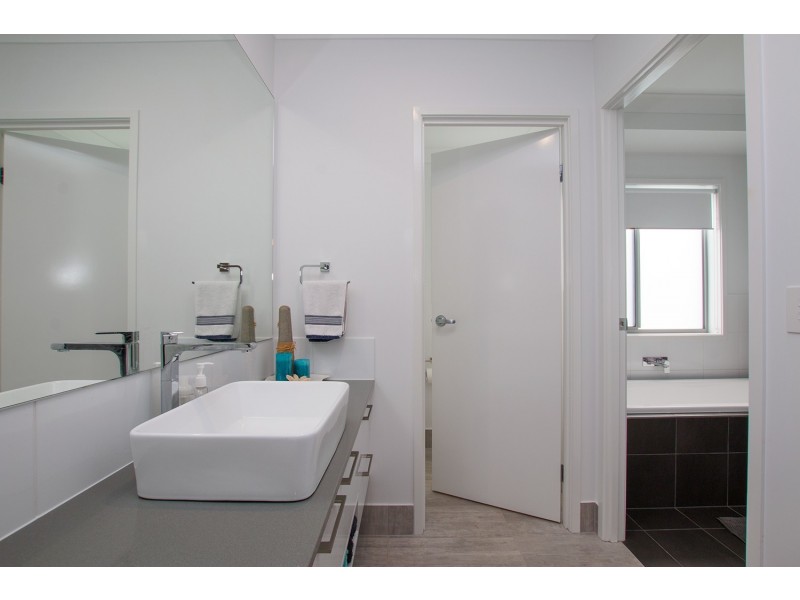 14 Avalon Avenue, Wollongbar NSW 2477