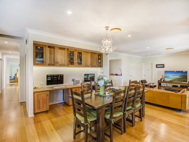 27 Towalbyn Place, Uralba NSW 2477