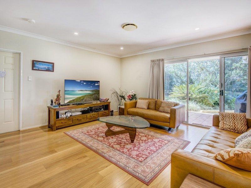 27 Towalbyn Place, Uralba NSW 2477