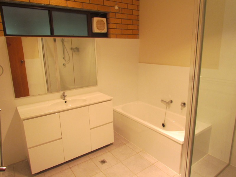 33 Robindale Drive, Wollongbar NSW 2477