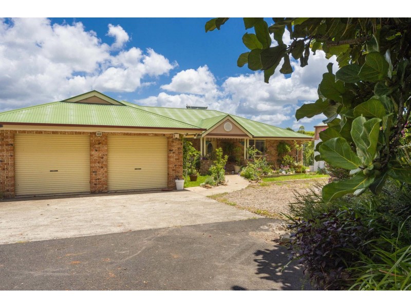 10 Carabeen Place, Mcleans Ridges NSW 2480