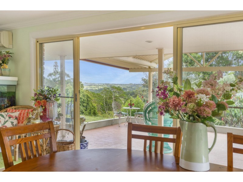 10 Carabeen Place, Mcleans Ridges NSW 2480