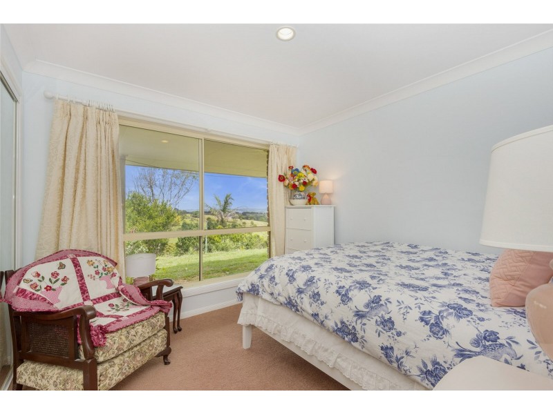 10 Carabeen Place, Mcleans Ridges NSW 2480