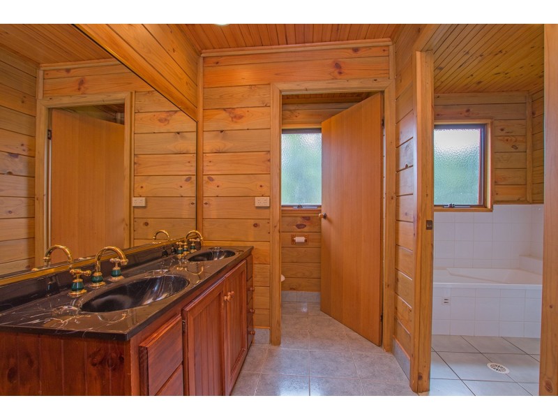 10 Drawn Court, Wollongbar NSW 2477