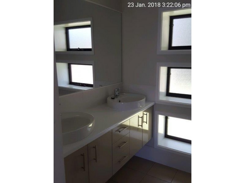 2/30a Smiths Lane, Wollongbar NSW 2477