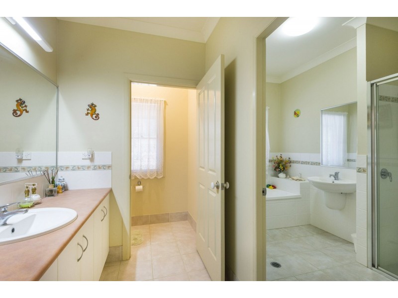 26 Towalbyn Place, Uralba NSW 2477