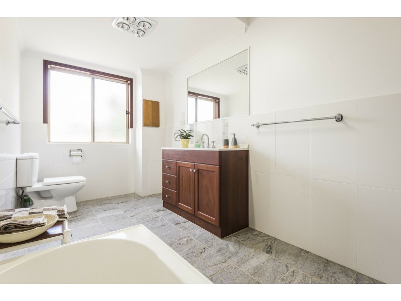 12 Cerreto Circuit, Wollongbar NSW 2477