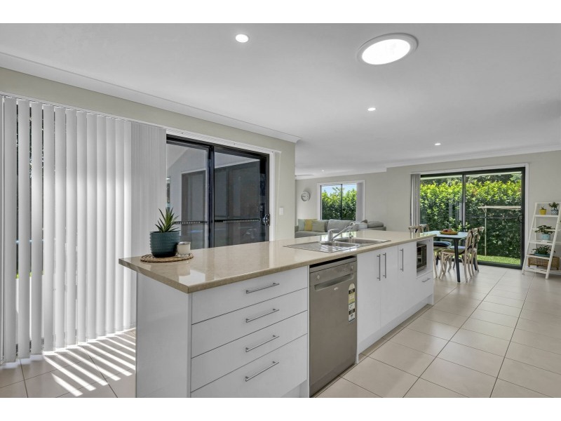 2/30a Smiths Lane, Wollongbar NSW 2477