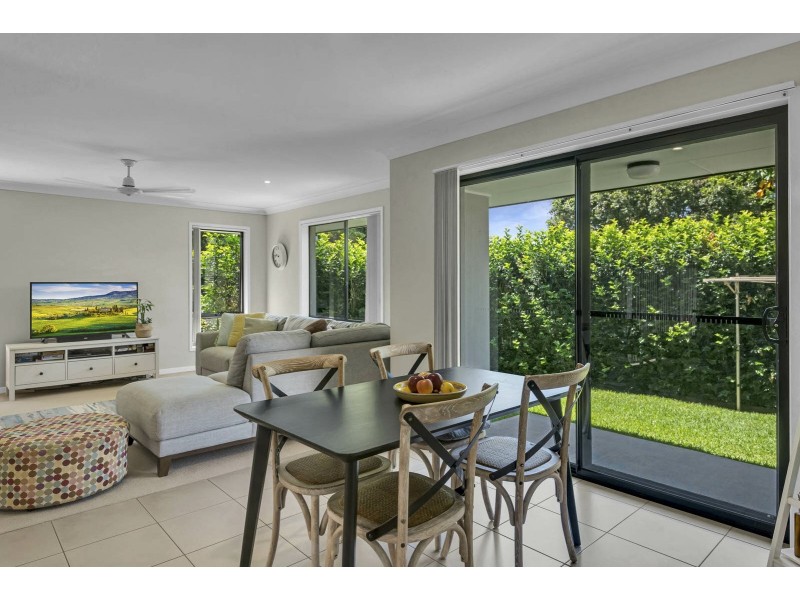 2/30a Smiths Lane, Wollongbar NSW 2477