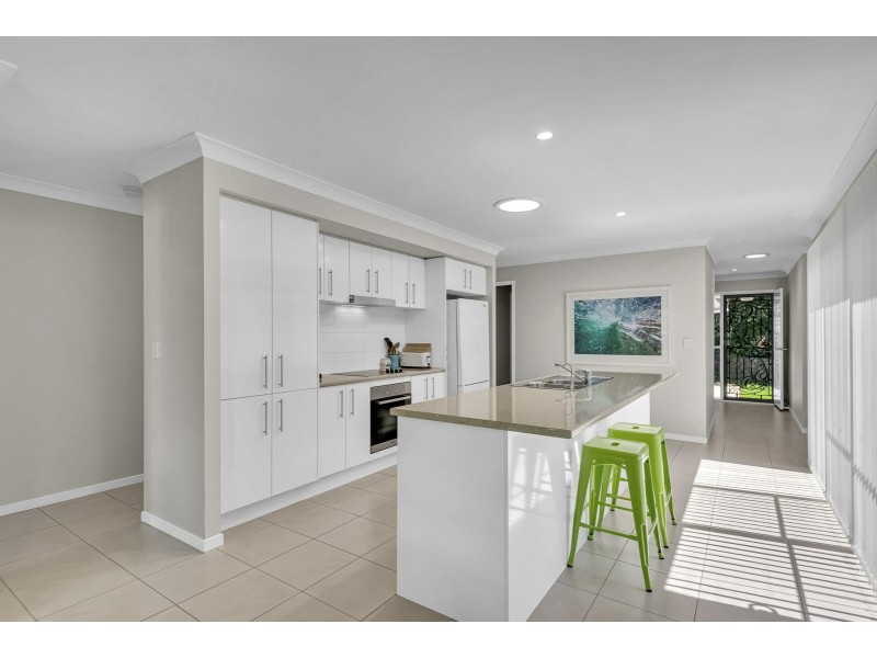 2/30a Smiths Lane, Wollongbar NSW 2477