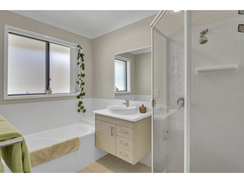 2/30a Smiths Lane, Wollongbar NSW 2477