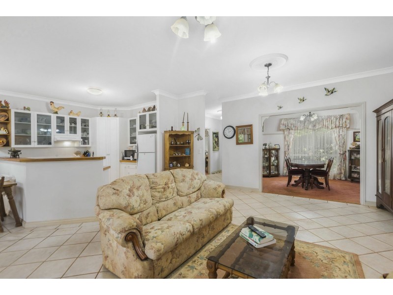 13 Nelson Chase, Tuckombil NSW 2477