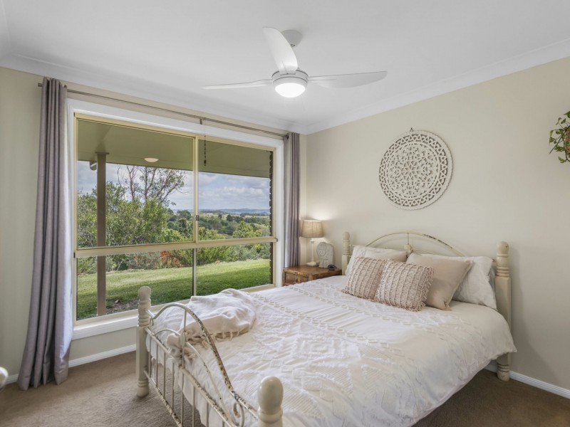 10 Carabeen Place, Mcleans Ridges NSW 2480