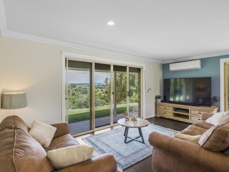 10 Carabeen Place, Mcleans Ridges NSW 2480