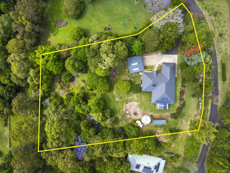 10 Carabeen Place, Mcleans Ridges NSW 2480