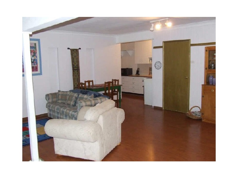 18 Towalbyn Place, Uralba NSW 2477