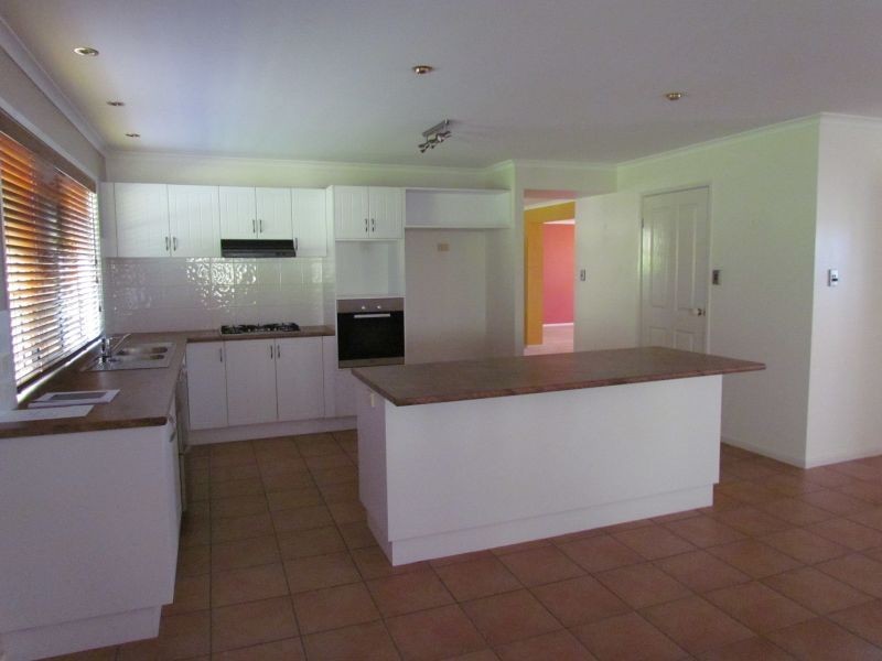 40 Whispering Valley Drive, Richmond Hill NSW 2480