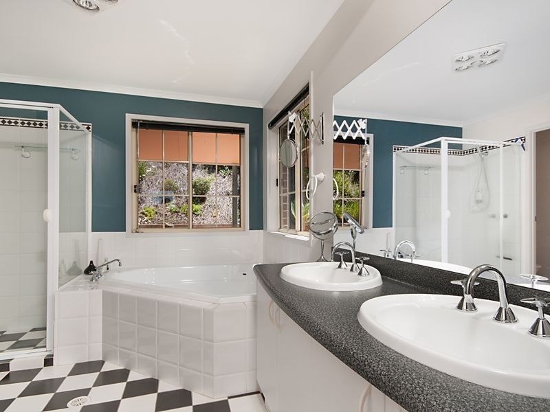 40 Whispering Valley Drive, Richmond Hill NSW 2480