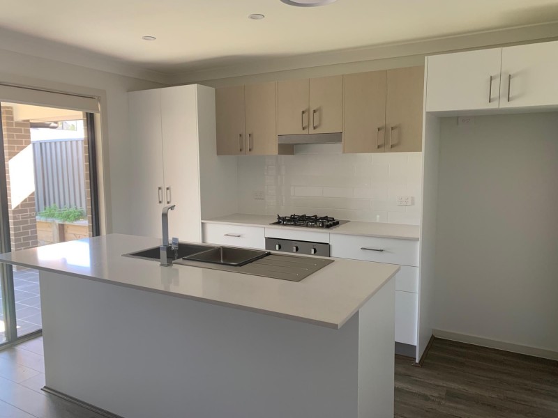 4 Meander Drive, Calderwood NSW 2527