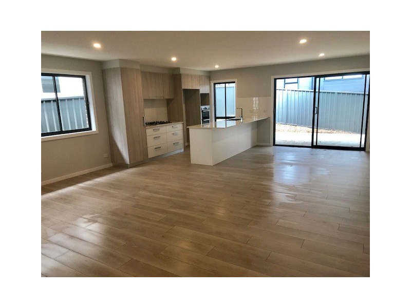 6a Headwater Place, Albion Park NSW 2527