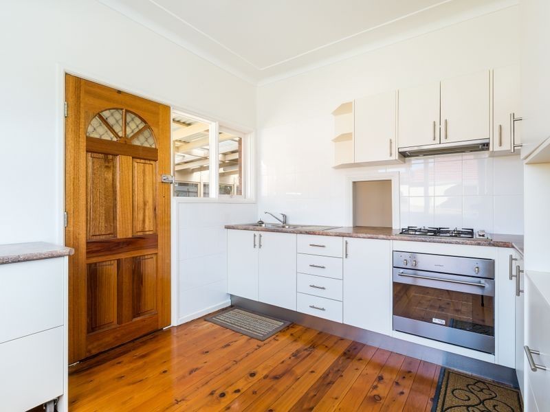 126 Lake Entrance Rd, Oak Flats NSW 2529