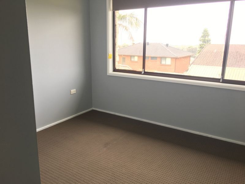 2 Fitzroy Place, Barrack Heights NSW 2528