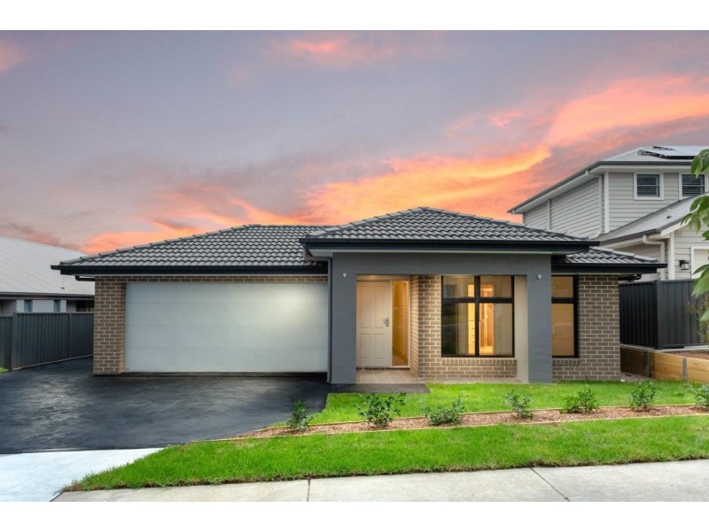 4 Meander Drive, Calderwood NSW 2527