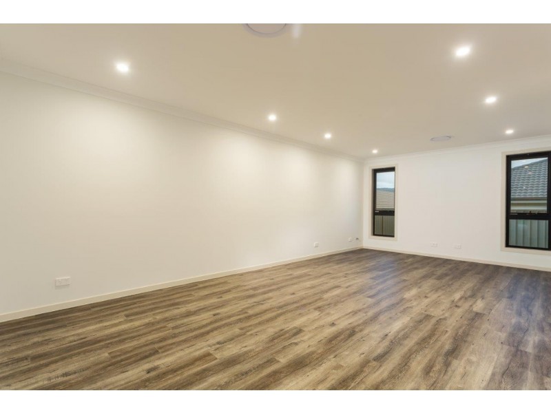 4 Meander Drive, Calderwood NSW 2527