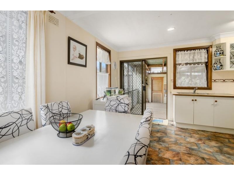 15 Martin Street, Warilla NSW 2528