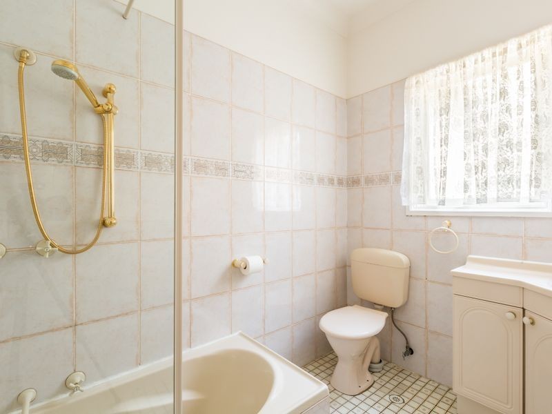 126 Lake Entrance Rd, Oak Flats NSW 2529