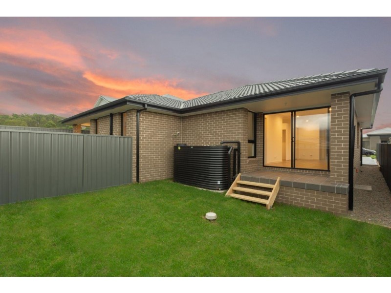 4a Meander Drive, Calderwood NSW 2527