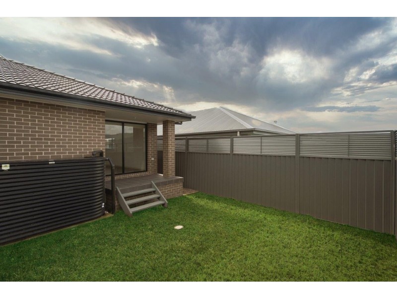 4a Meander Drive, Calderwood NSW 2527