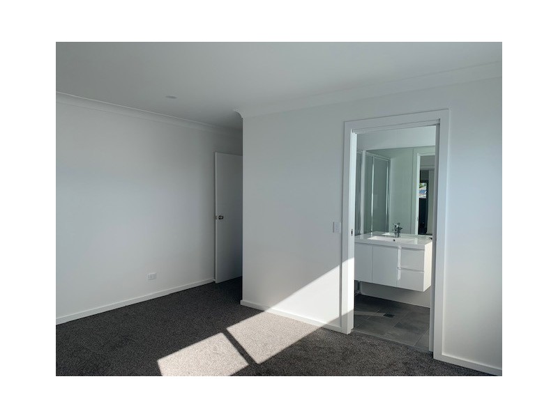 1/89 Parkes Street, Oak Flats NSW 2529