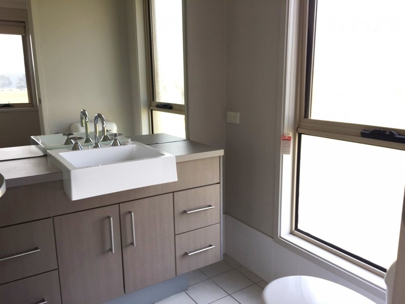 7 Burrinjuck Avenue, Flinders NSW 2529