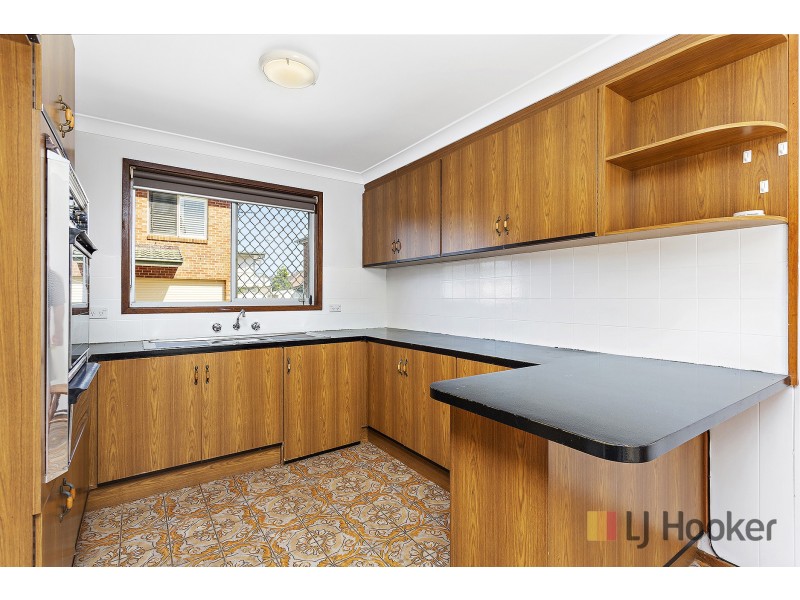 2/62-64 Peterborough Ave, Lake Illawarra NSW 2528