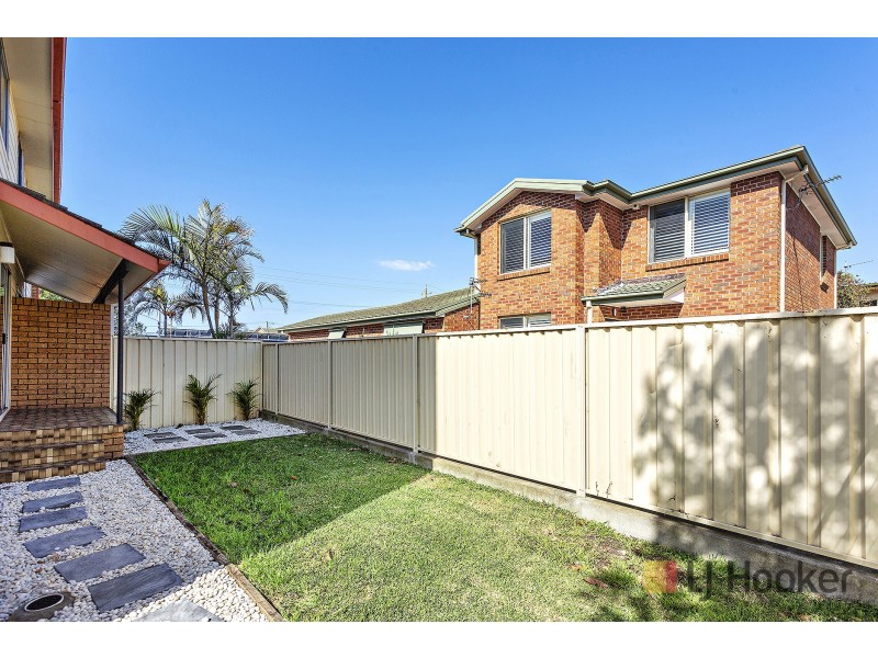 2/62-64 Peterborough Ave, Lake Illawarra NSW 2528