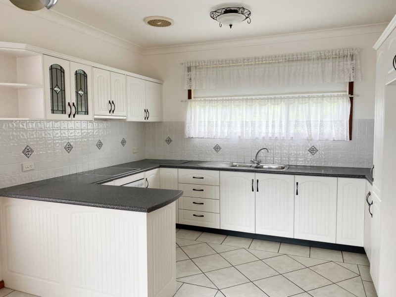 14 Jane Ave, Warrawong NSW 2502