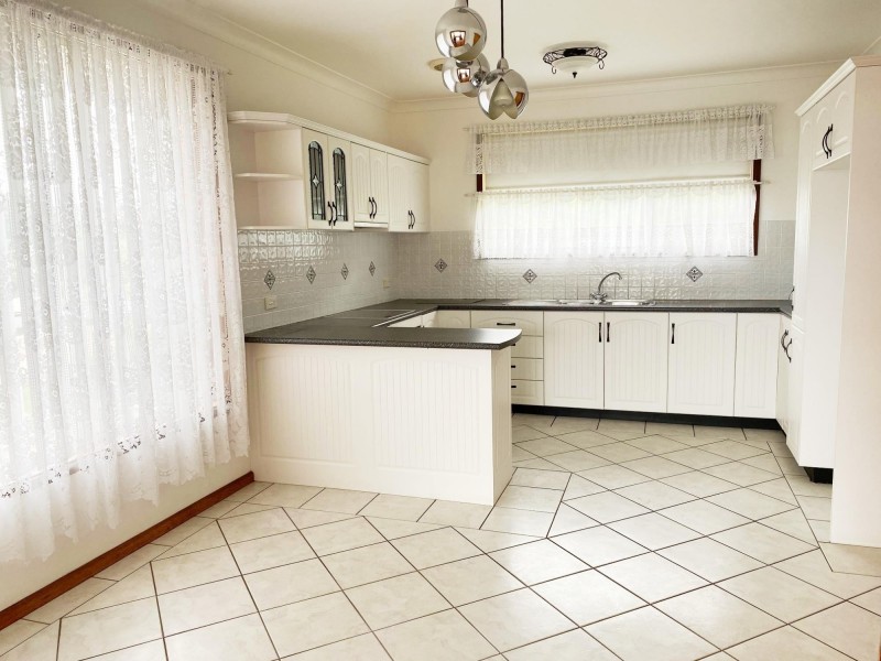 14 Jane Ave, Warrawong NSW 2502