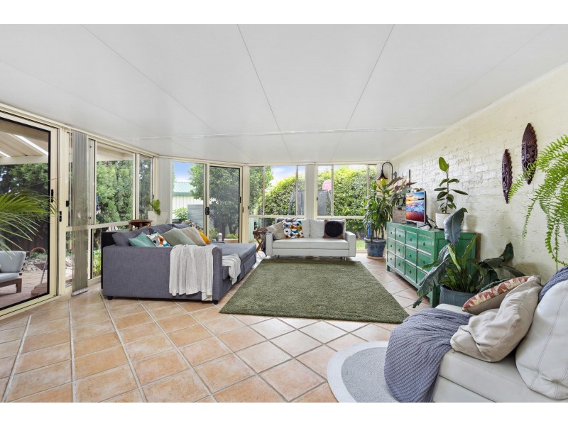 6 Hawkesbury Place, Albion Park NSW 2527