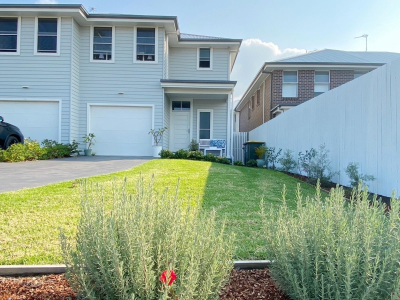 2a Balmoral Pde, Tullimbar NSW 2527